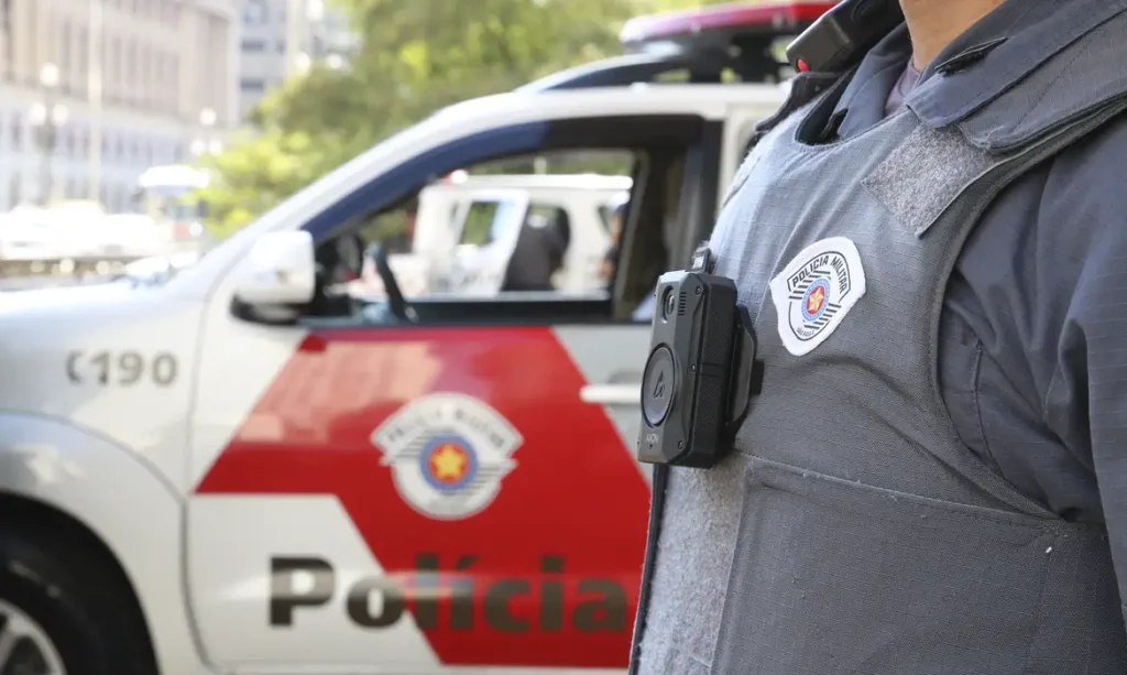 Uso de Cámaras en Uniformes de Policía Reduce Violencia en São Paulo